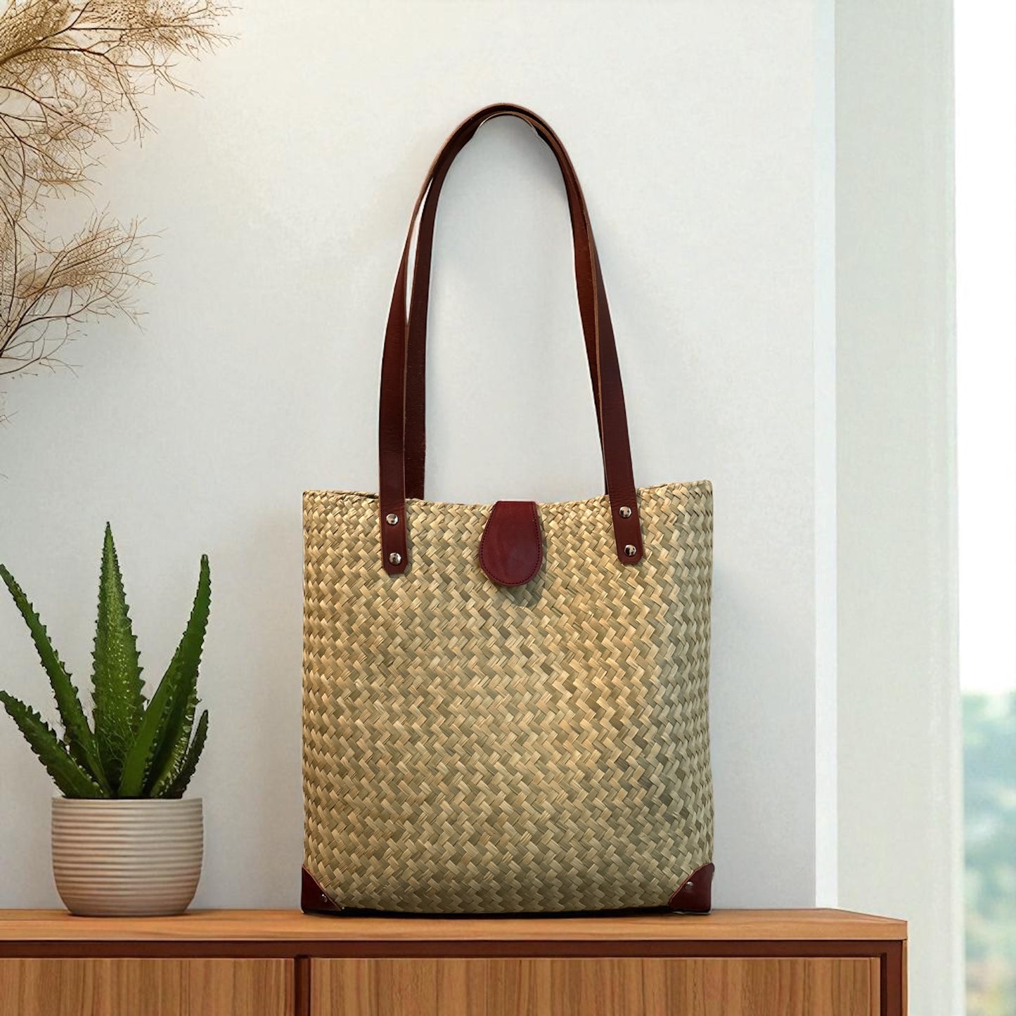 Bolsa Sofia – Grand sac en palma naturel avec anses en cuir brun – Pièce unique – Fait main au Mexique