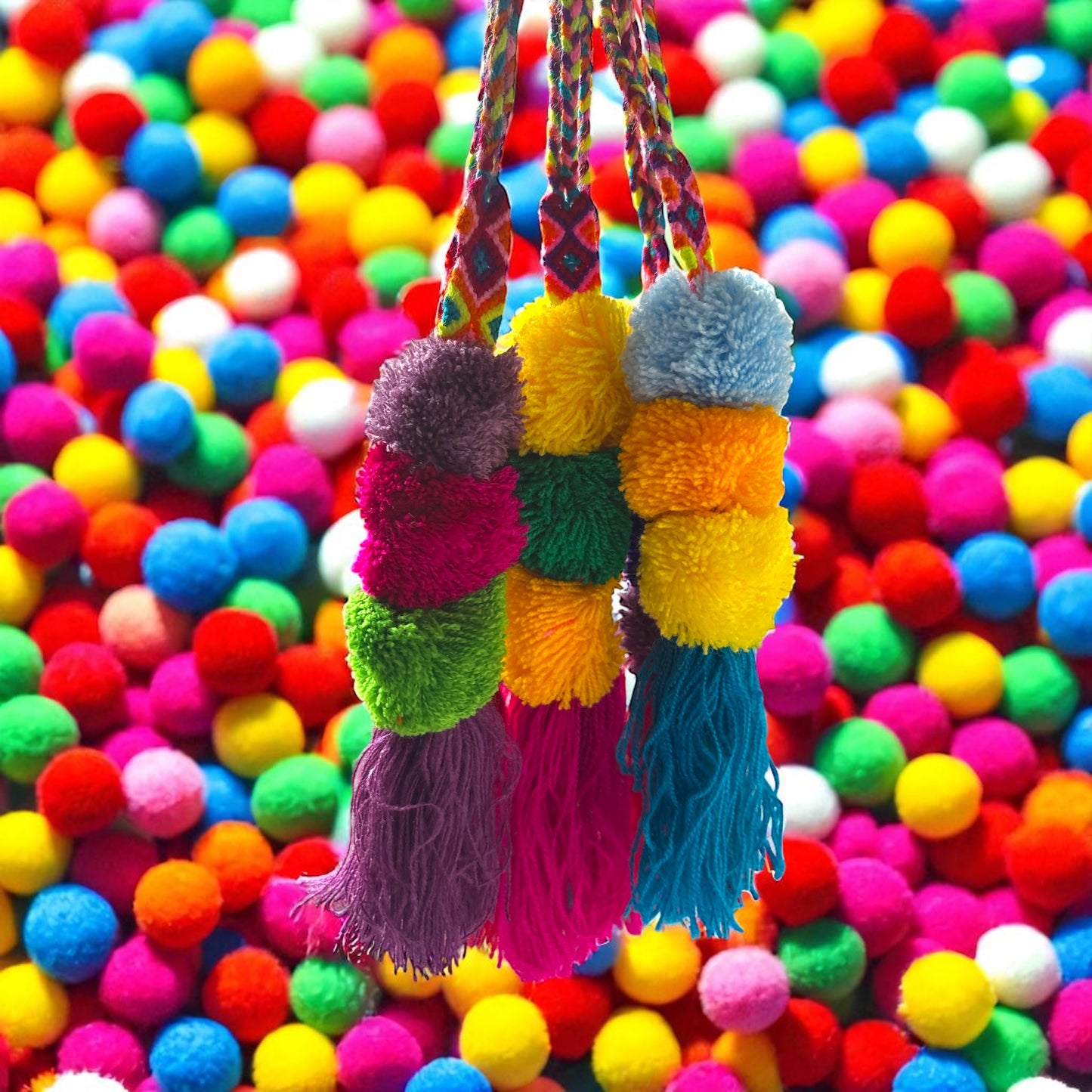 Guirlande de 3 Pompons en Laine - Pièce Unique