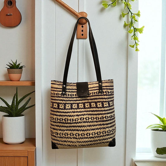 Bolsa Sofia – Grand sac en palma naturel avec anses en cuir brun – Pièce unique – Fait main au Mexique