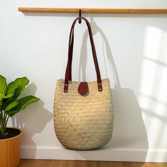 Bolsa Yanetzi – Sac en palma naturel avec anses en cuir brun – Pièce unique – Fait main au Mexique
