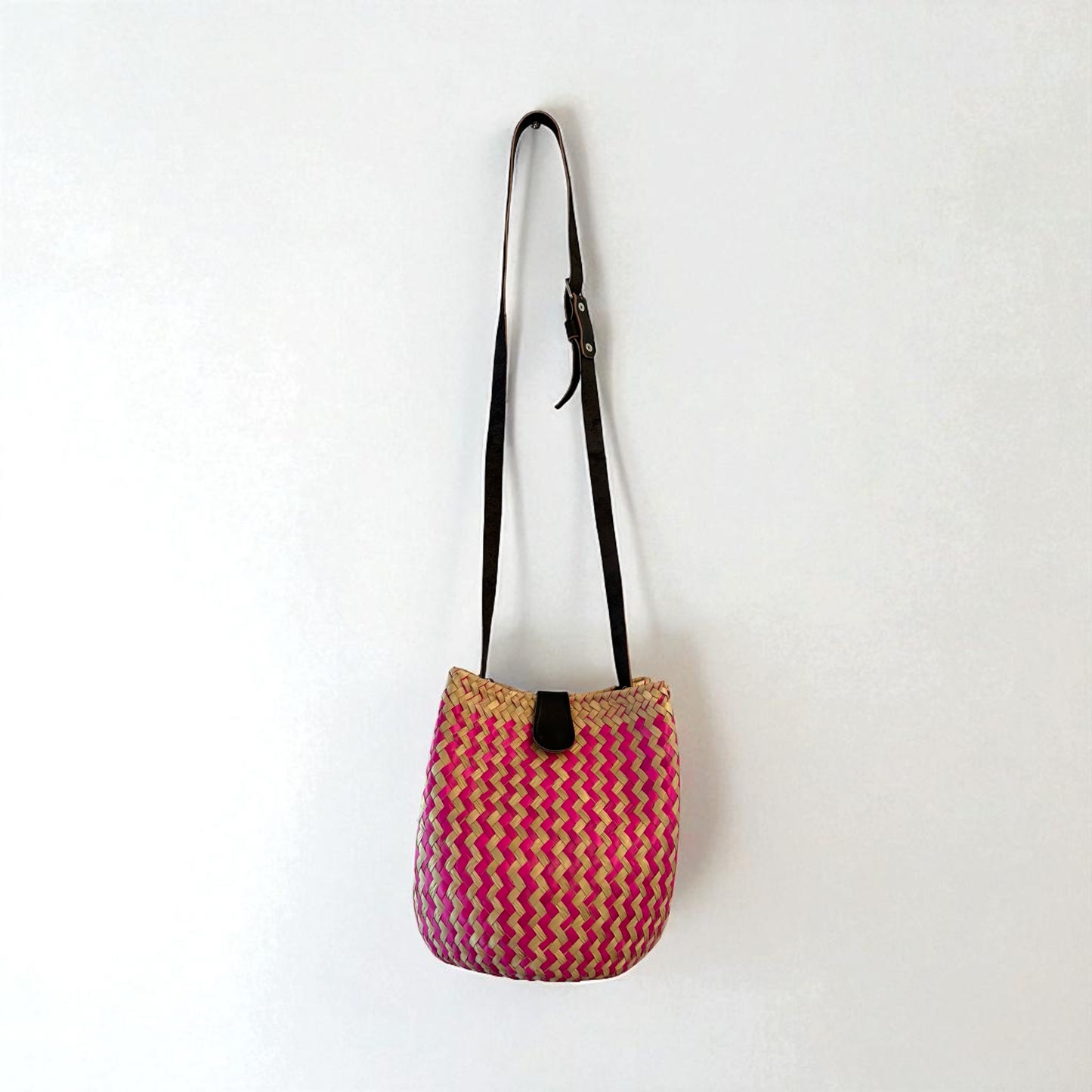 Bolsa Itzel – Sac bandoulière en palma rose – Fait main au Mexique – Pièce unique