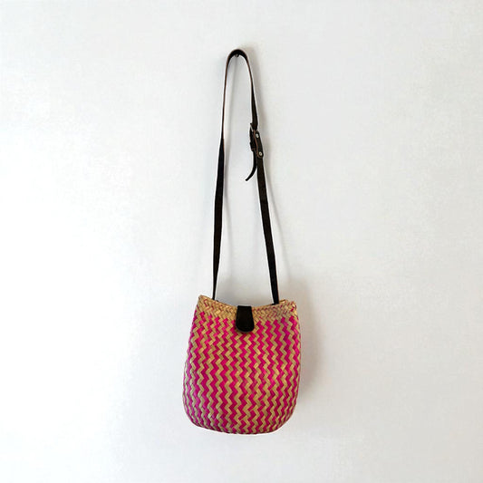 Bolsa Itzel – Sac bandoulière en palma rose – Fait main au Mexique – Pièce unique