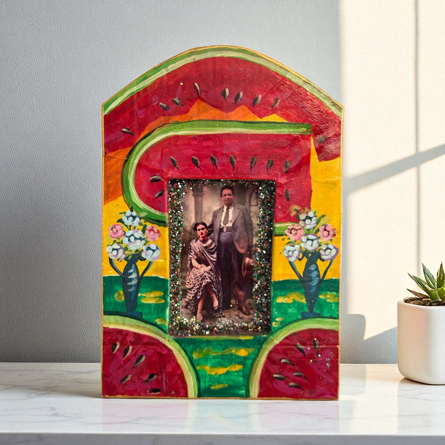 Nichos Frida – Pièce unique en carton peint à la main