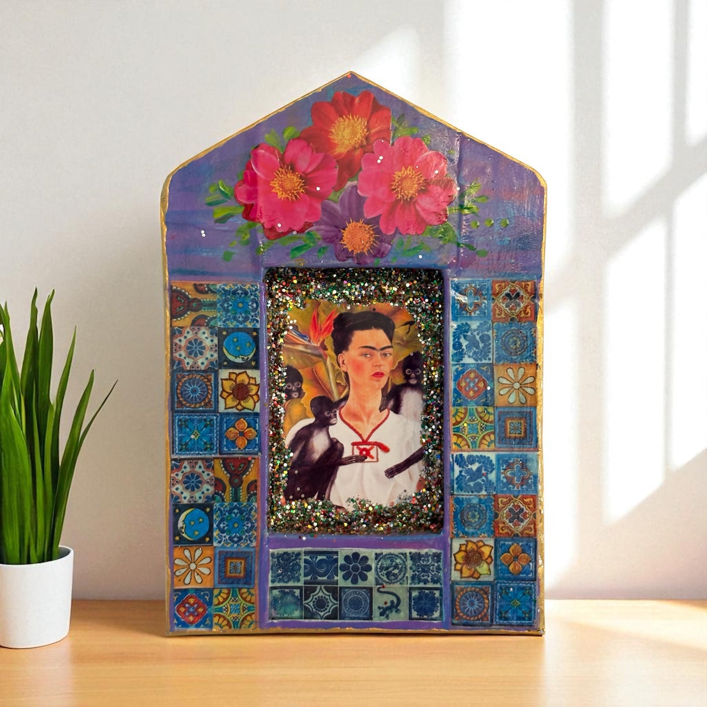 Nichos Frida – Pièce unique en carton peint à la main