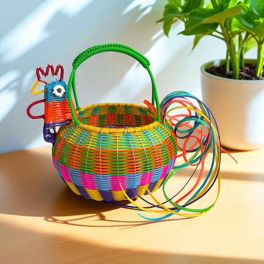Poule colorée en plastique recyclé – Petit modèle