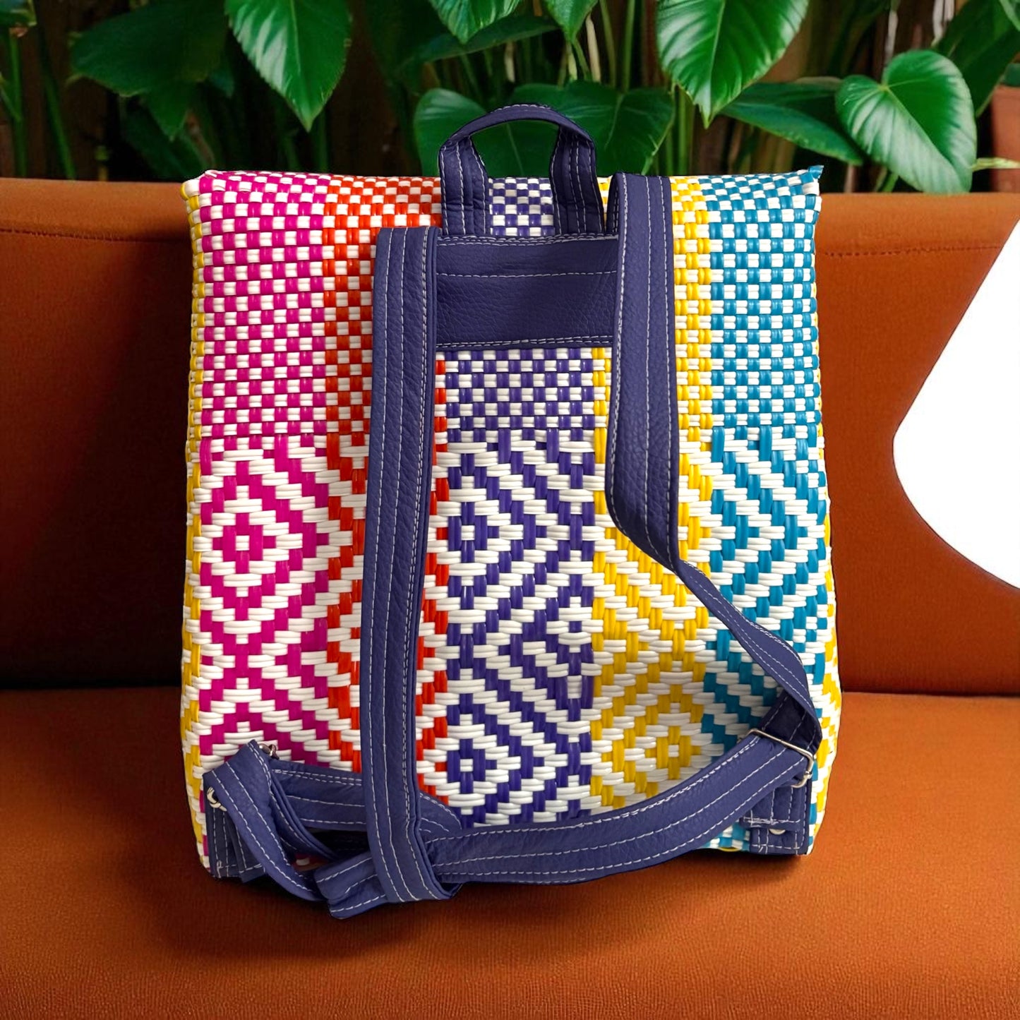 Mochila artisanale en plastique recyclé – Pièce unique