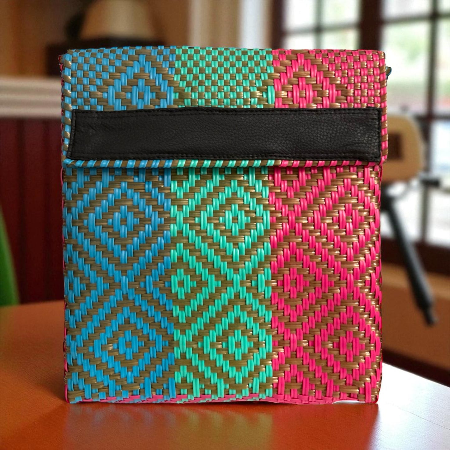 Mochila artisanale en plastique recyclé – Pièce unique