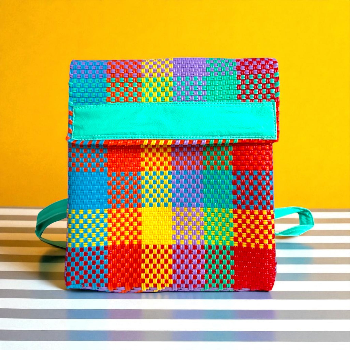 Mochila artisanale en plastique recyclé – Pièce unique